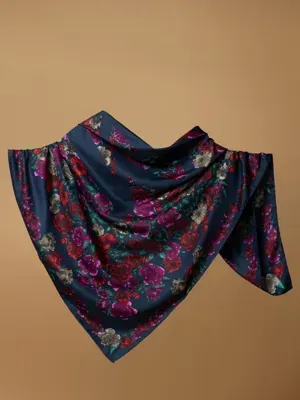 روسری ابریشم توییل دست دوز گلدار