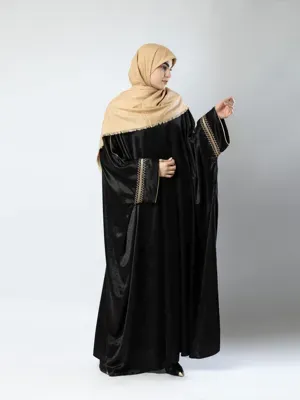 عبا نورا یک