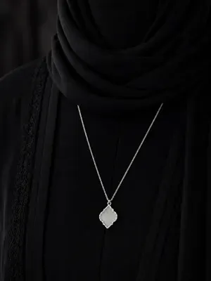 گردنبند صبورا با زنجیر